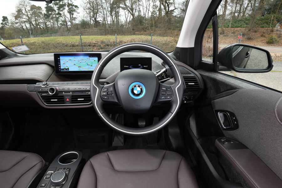 Торпедо BMW i3 (I01) 2017 года  (UK) (фото 10 из 12)